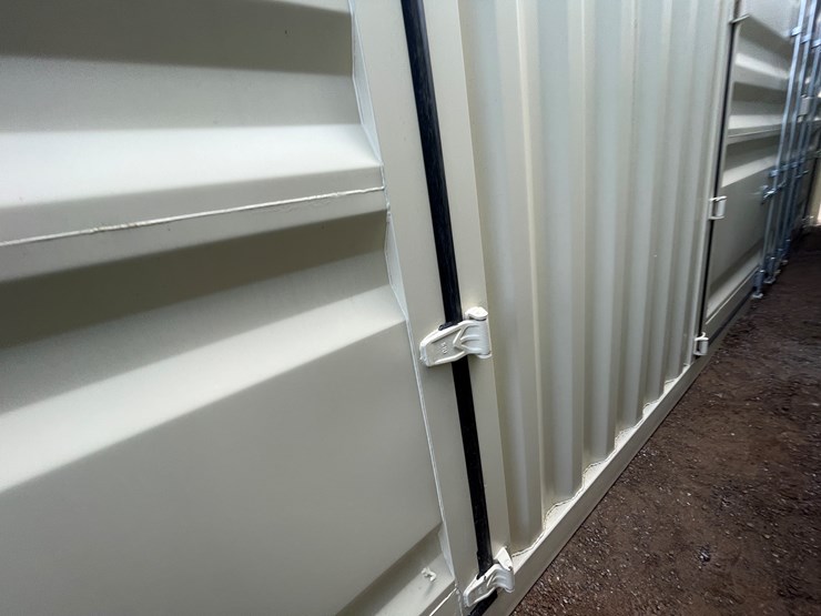 #200c-•-40'-container-image-54