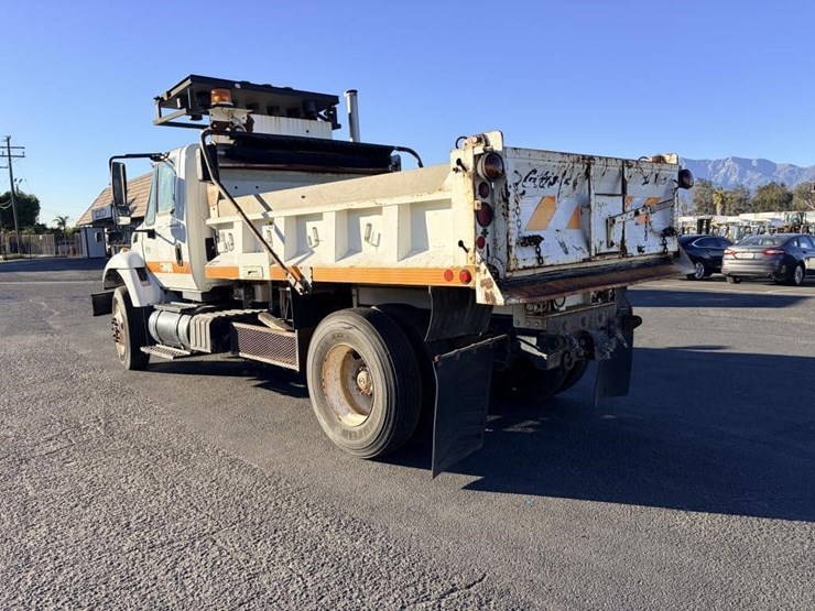 2003-international-8-image-4