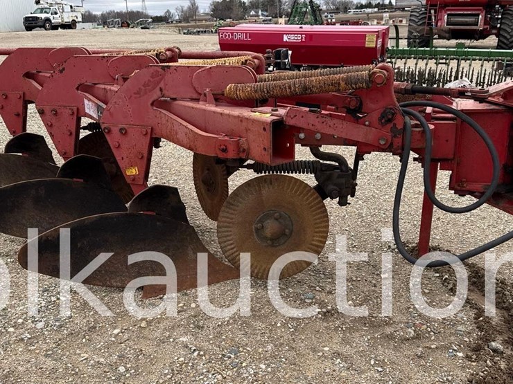 3088---melroe-m-902-3-bottom-steerable-plow-image-1