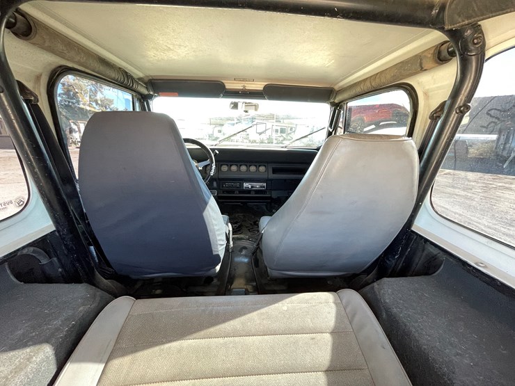 1995-jeep-wrangler-image-99