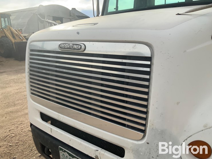 1999-freightliner-fl112-image-19