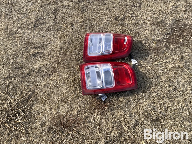 2019-ram-hd-taillights-image-8