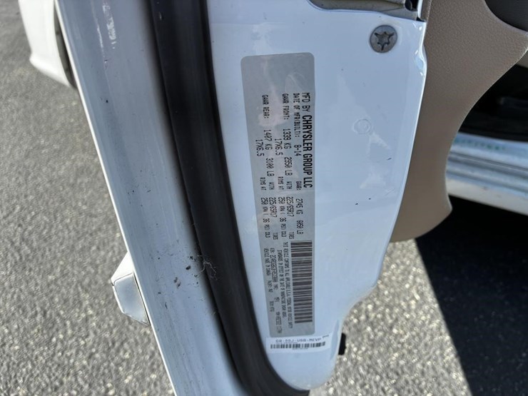 2015-dodge-caravan-image-17