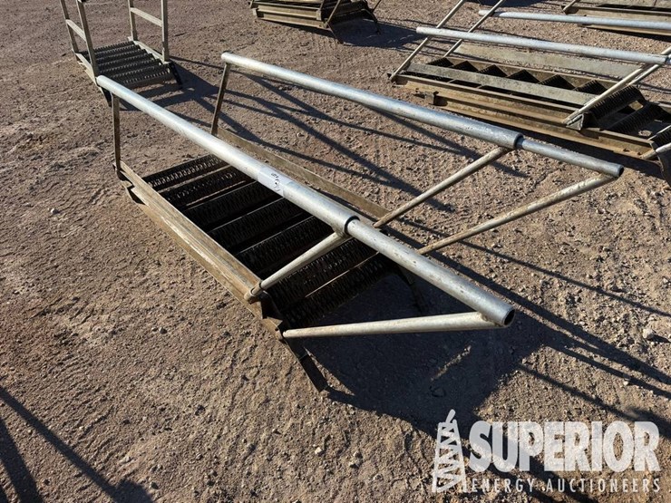 extendable-aluminum-rig-ladder-image-1