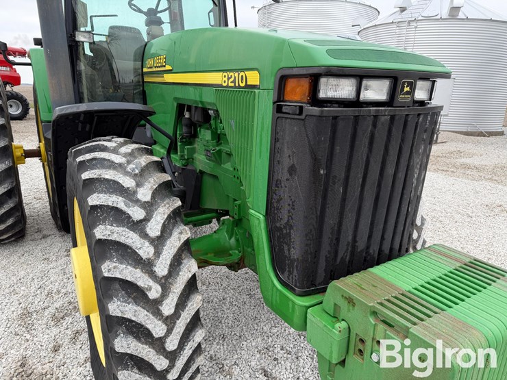 2001-john-deere-8210-image-13