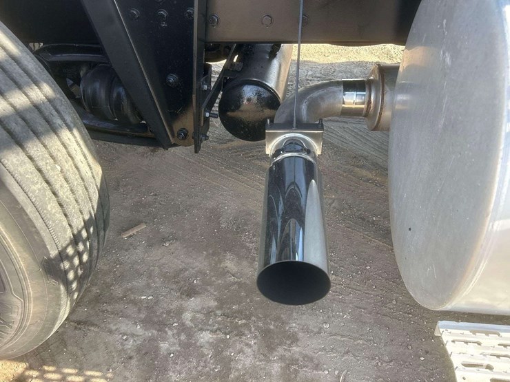 2016-kenworth-t680-image-37