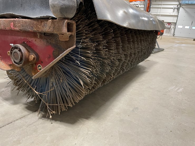 toro-groundsmaster-325d-image-37