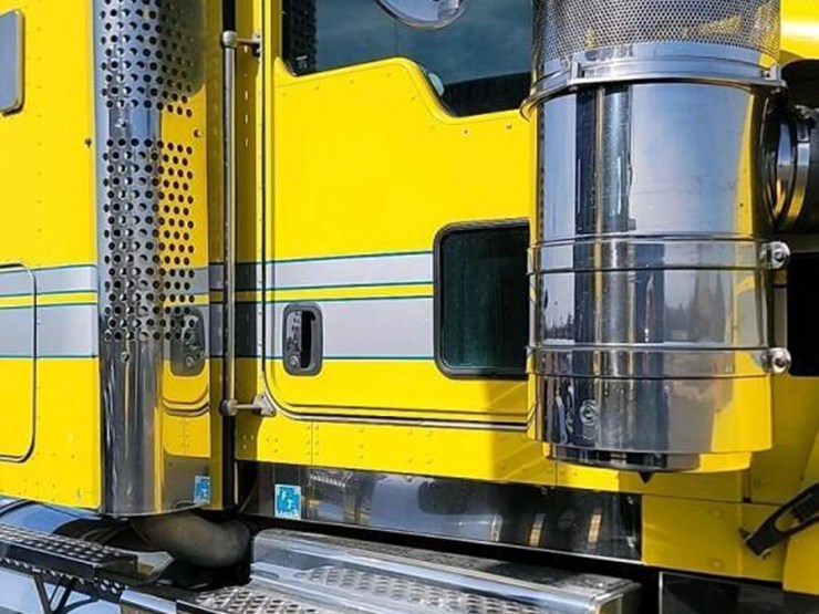 2020-kenworth-w900-image-7