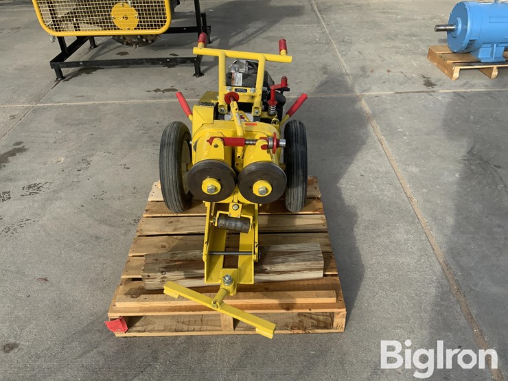 amy-j-3-22-portable-disc-blade-roller-sharpener-image-2