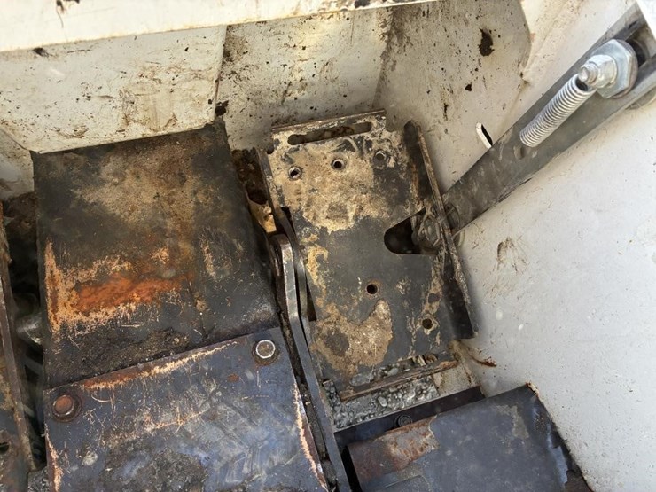 2019-bobcat-s70-image-17