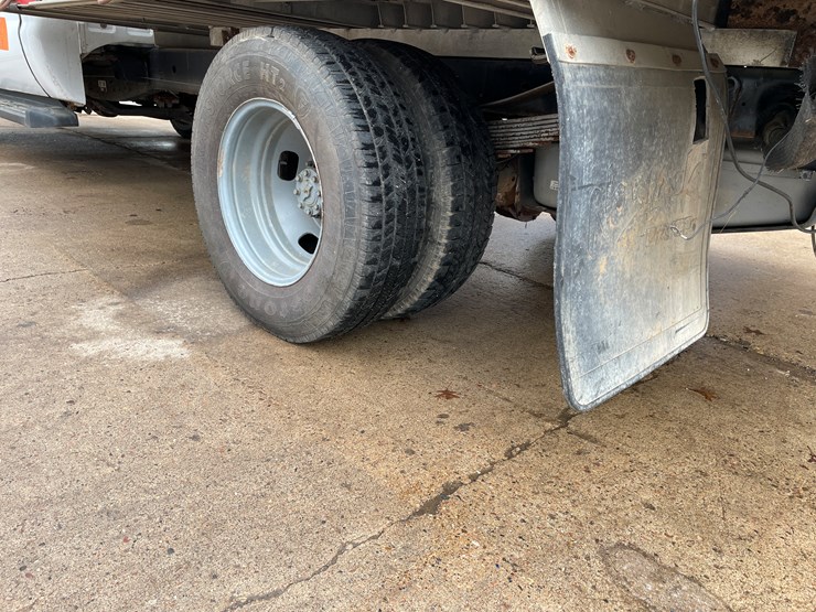 #330-•-2012-f350-super-duty-cab-and-chassis-pickup-(has-wi-title)(custer,-wi)-image-7