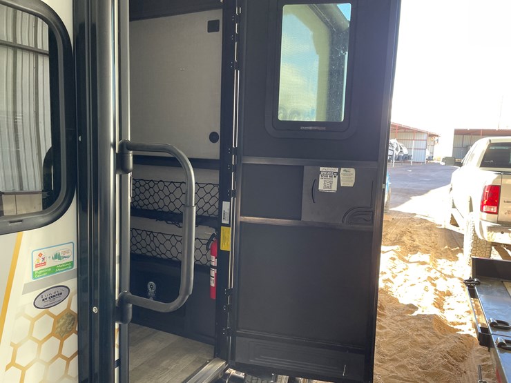 #149-•-2024-r-pod-trailer-(nm-title)-image-41