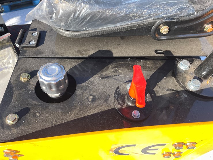 #130-•-miva-va13-mini-excavator-(mosinee,-wi)-image-10