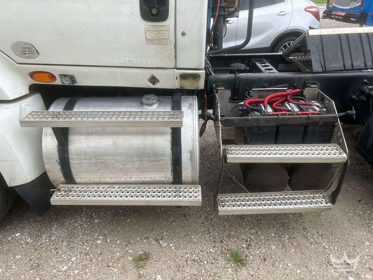 2012-international-prostar-image-16