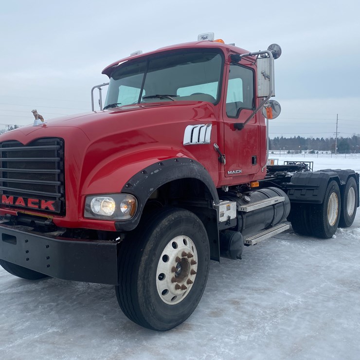 #302 • 2009 Mack GU713 Semi-Tractor (Has WI Title) (Mosinee, WI)