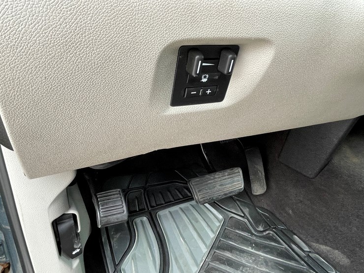 2011-chevrolet-silverado-2500hd-lt-image-62