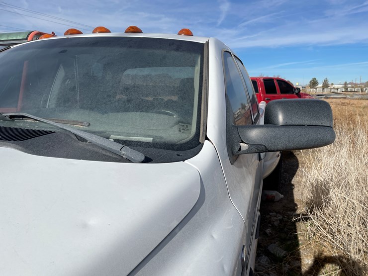 2006-dodge-3500-image-18