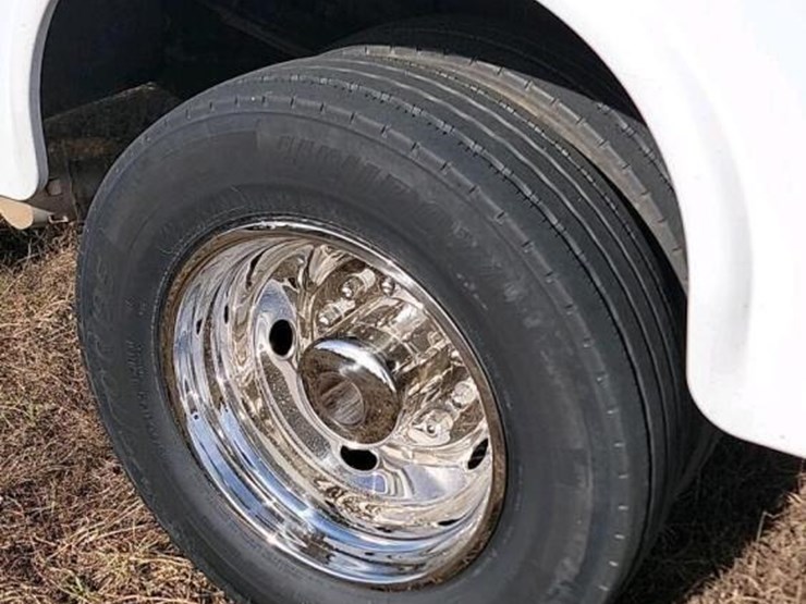 2017-ford-f550-image-11