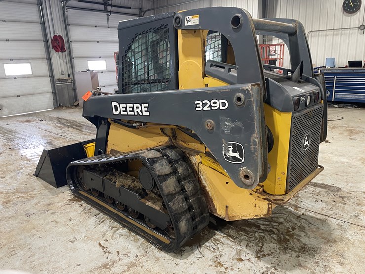 2011-john-deere-329d-image-11