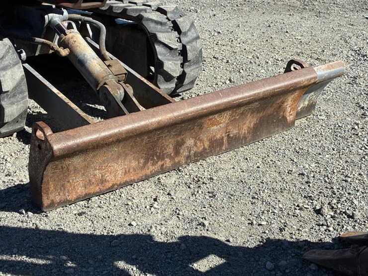 2015-takeuchi-excavator-tb216-image-8