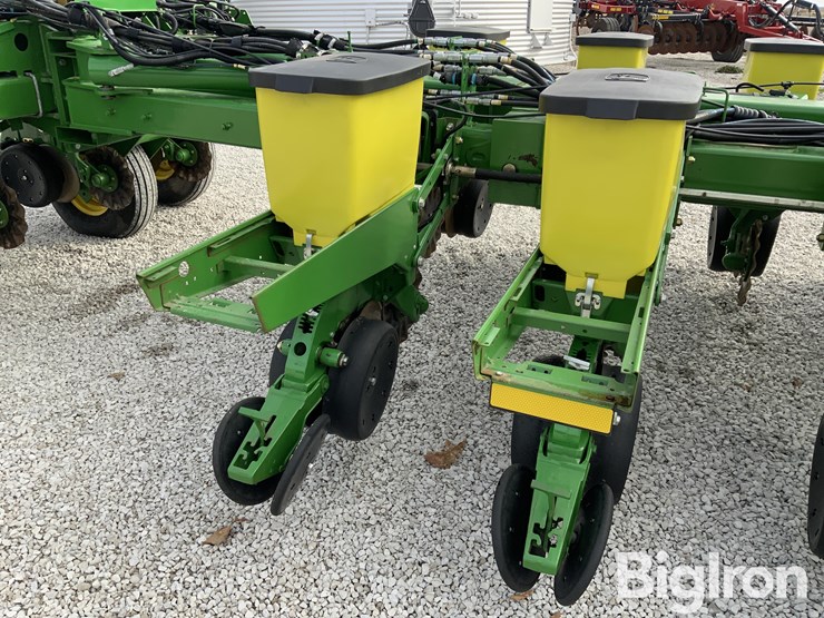 2013-john-deere-1770nt-image-18