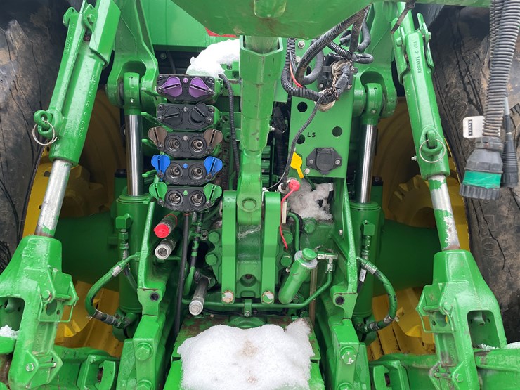 2020-john-deere-8r-340-image-27