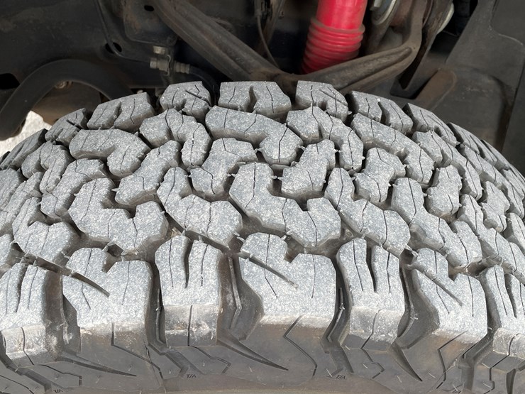 2011-chevrolet-silverado-2500hd-lt-image-12