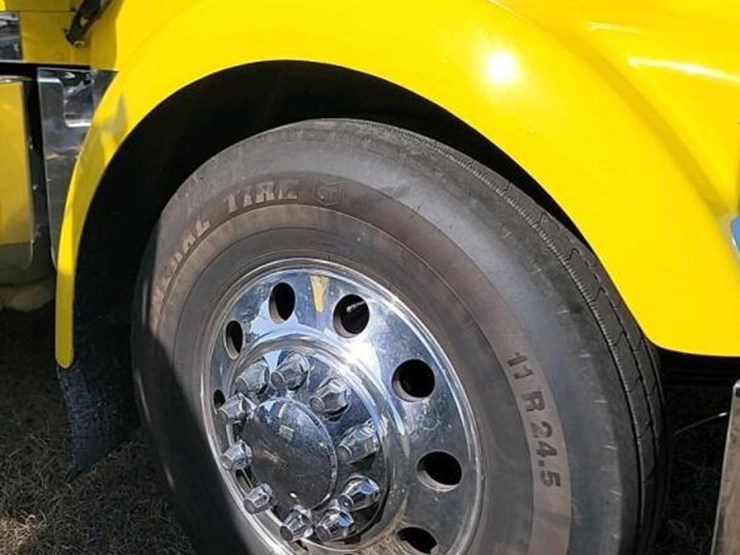 2020-kenworth-w900-image-6