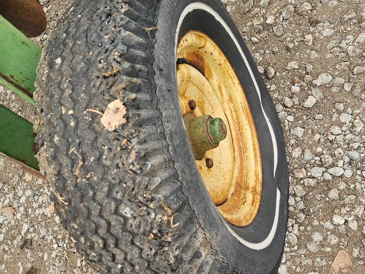 john-deere-bw-image-14