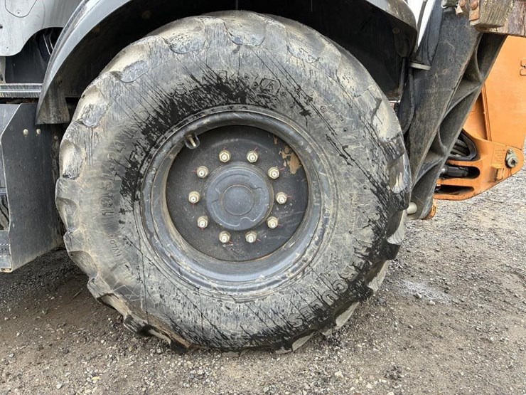 2019-case-580sn-image-9