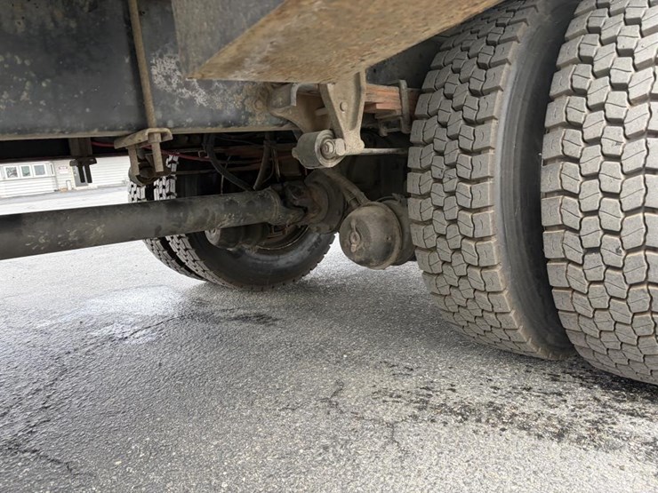 2016-hino-box-truck-image-10