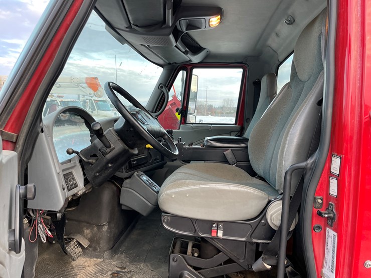 2007-international-7400-image-46