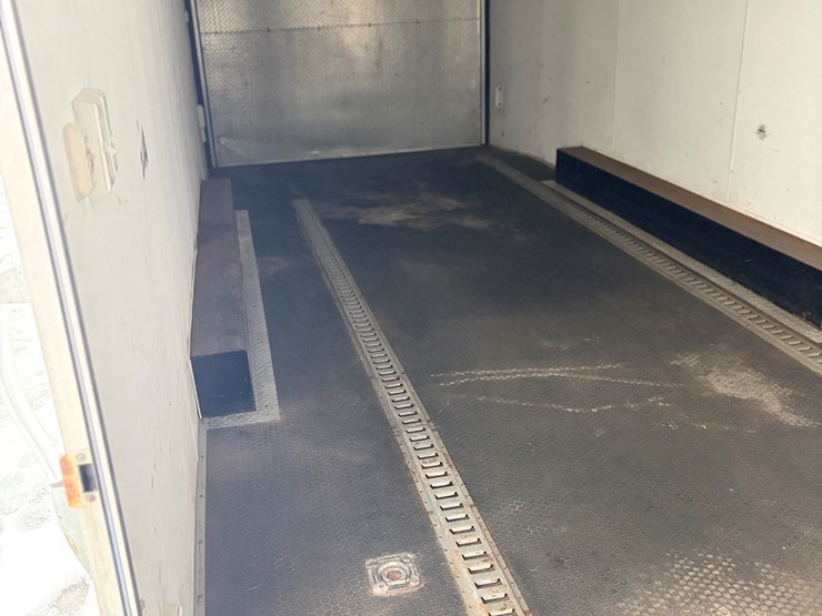 #355-•-2018-vintage-enclosed-trailer-(has-mn-title)-(clintonville,-wi)-image-16