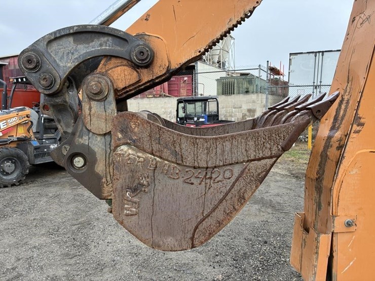 2019-case-580sn-image-13