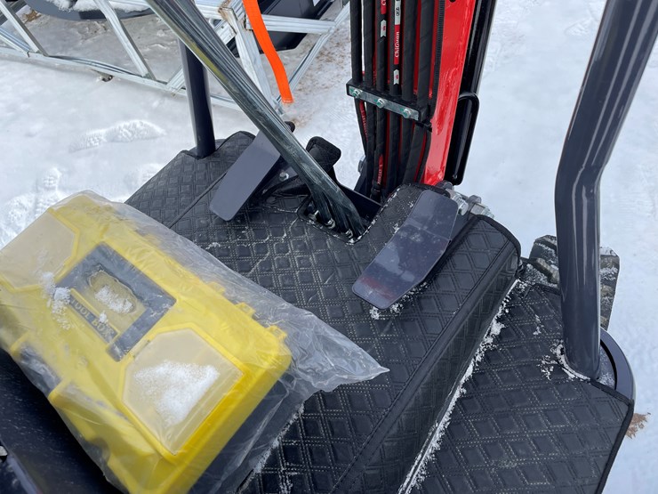 #150-•-2025-agt-mx15rx-mini-excavator-(mosinee,-wi)-image-12