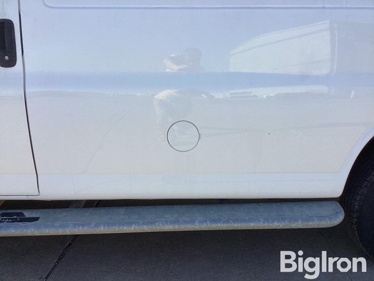 2017-gmc-2500-image-17