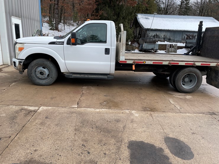 #330-•-2012-f350-super-duty-cab-and-chassis-pickup-(has-wi-title)(custer,-wi)-image-10