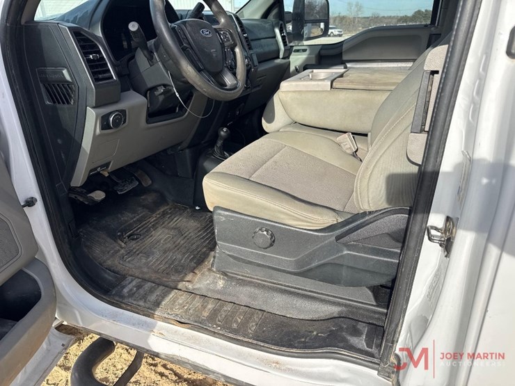 2018-ford-f350-xl-image-31