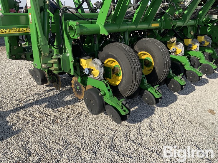 2010-john-deere-1790-ccs-image-12