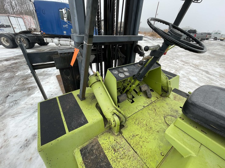 #112-•-clark-lp-forklift-(denmark,-wi)-image-24
