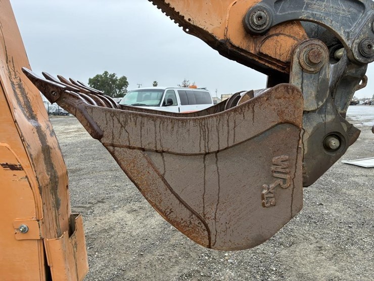 2019-case-580sn-image-12