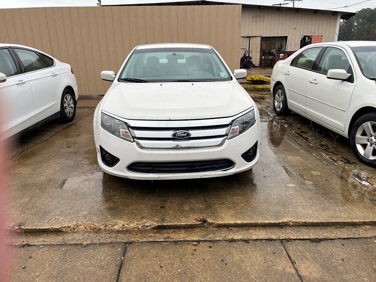 #21-•-government-agency-item-|-2010-ford-fusion-image-3