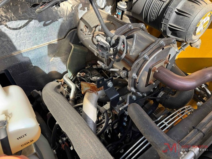 2022-deere-317g-image-11