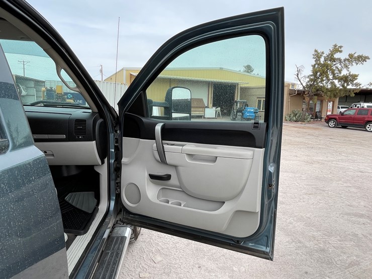 2011-chevrolet-silverado-2500hd-lt-image-84