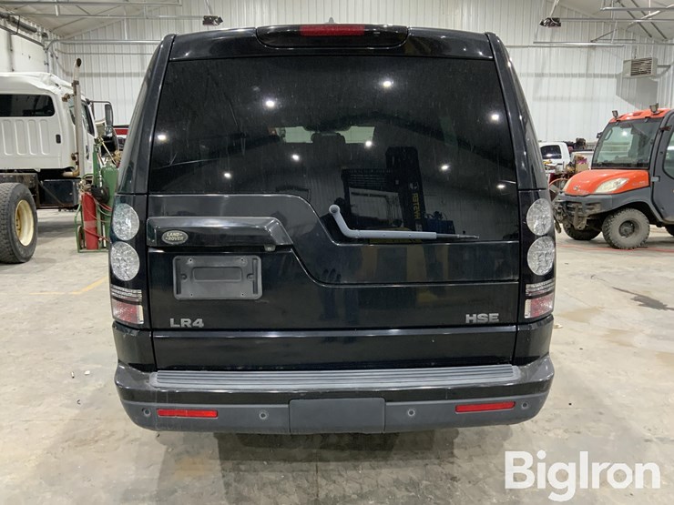 2016-land-rover-lr4-image-6