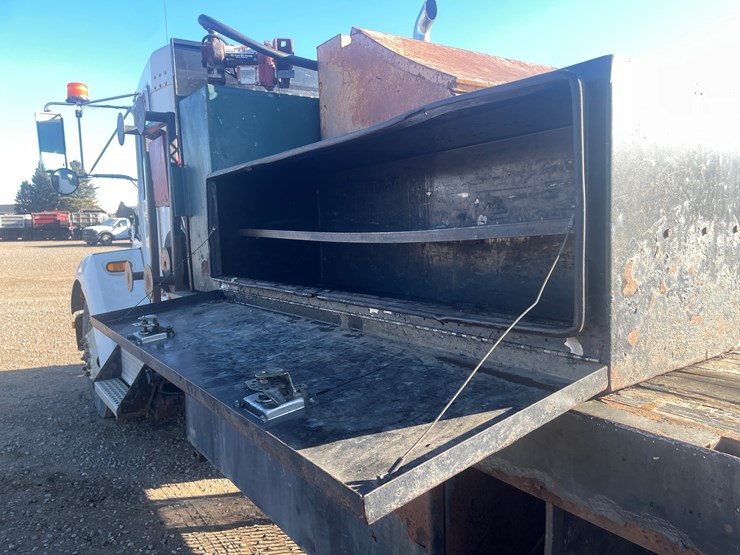 2006-kenworth-t300-image-16