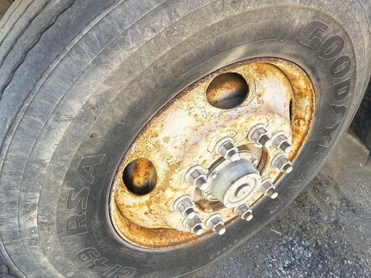 2008-sterling-l8500-image-9