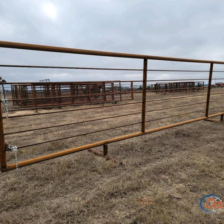 24'X6' FREE STANDING METAL CORRAL PANEL