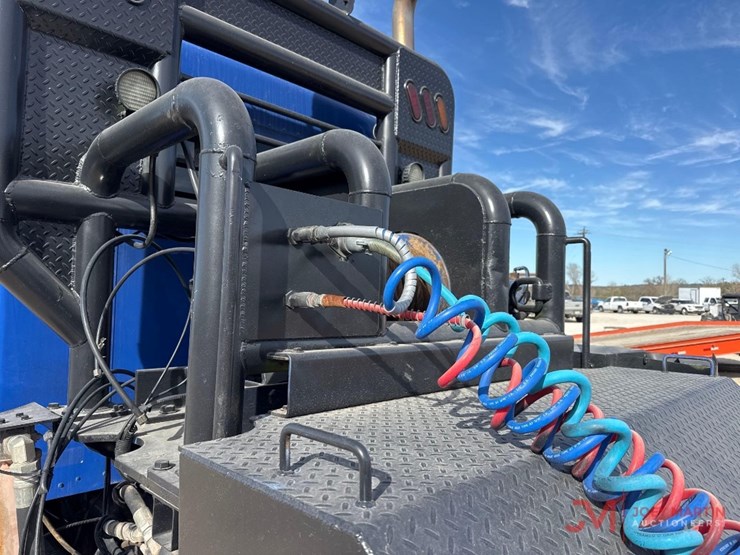 2013-kenworth-t800-image-11