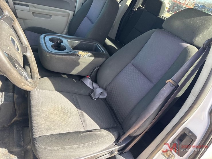 2012-gmc-sierra-2500-image-26